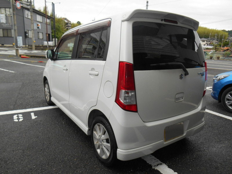 WAGON R