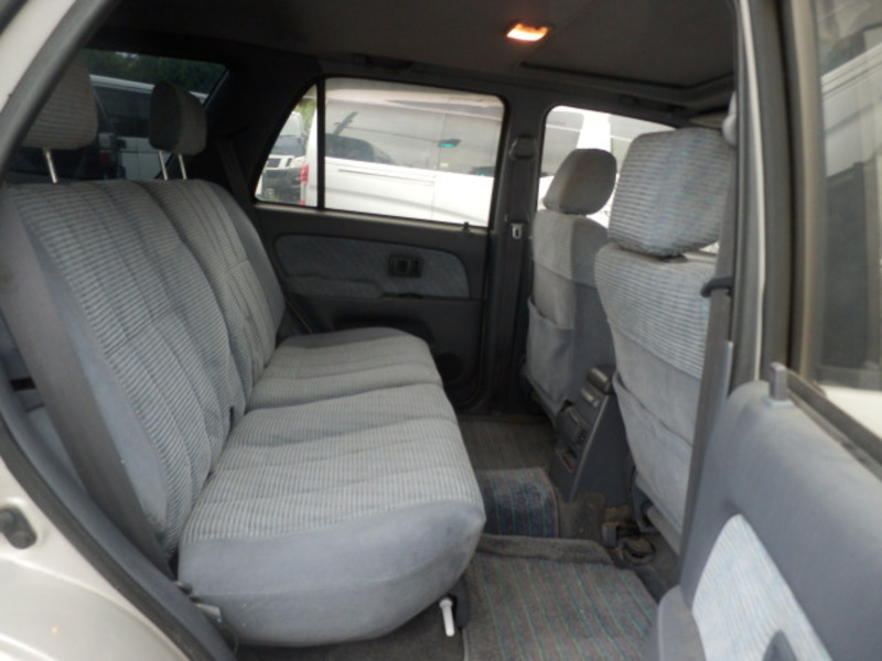 HILUX SURF-18