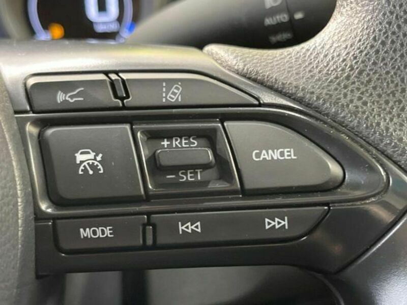 YARIS CROSS