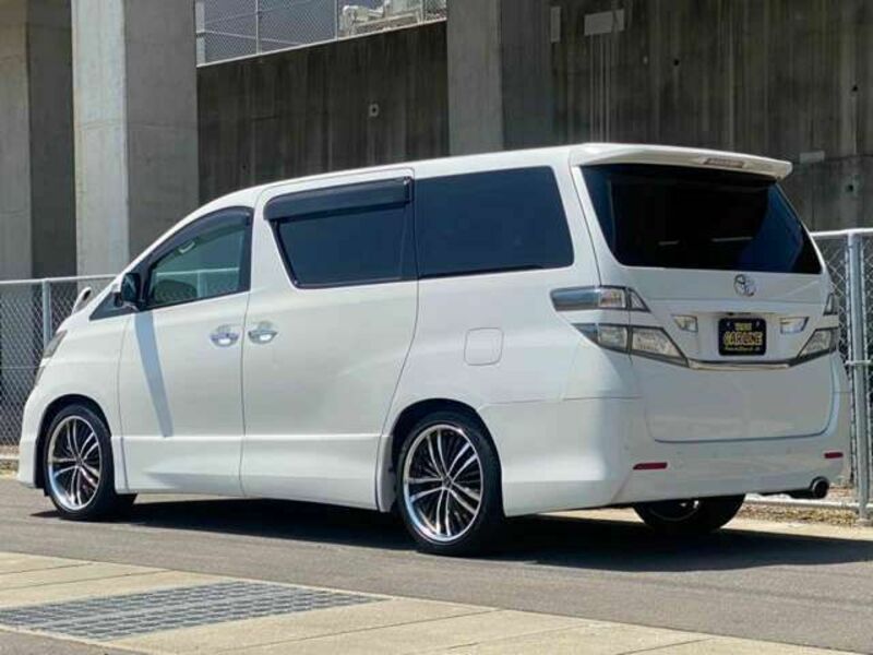 VELLFIRE-11