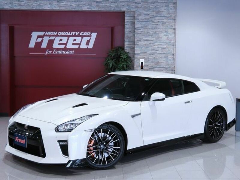 NISSAN　GT-R