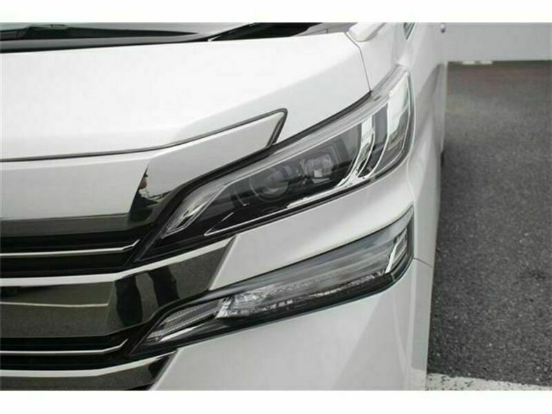 VELLFIRE-11