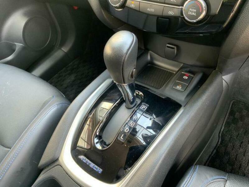 X-TRAIL