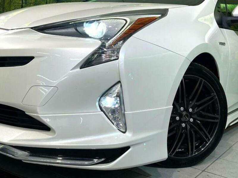 PRIUS-11