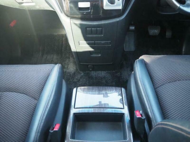 ELGRAND-8