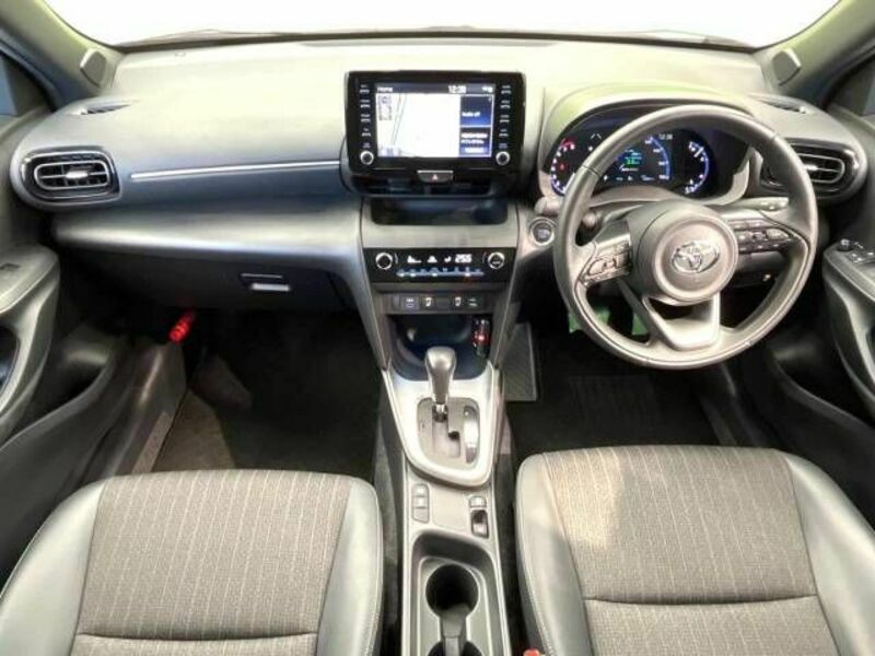 YARIS CROSS