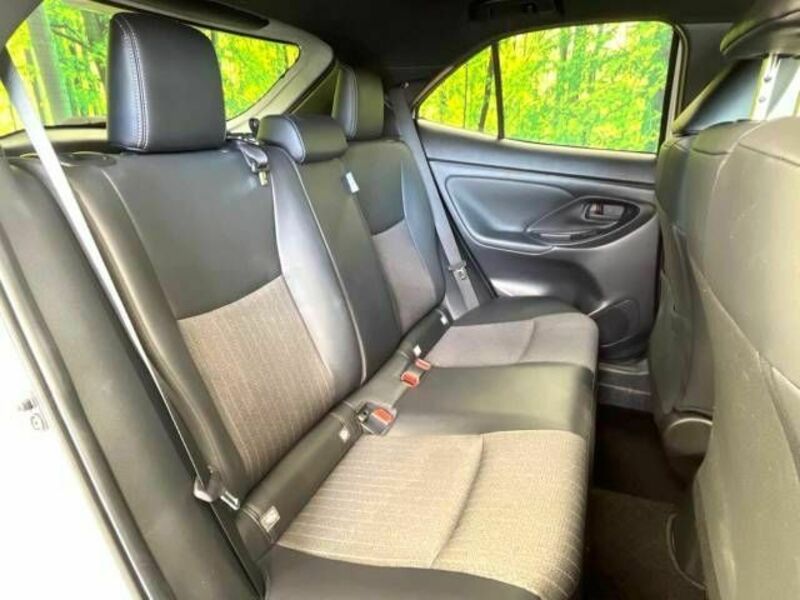 YARIS CROSS