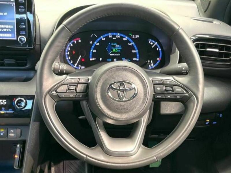 YARIS CROSS