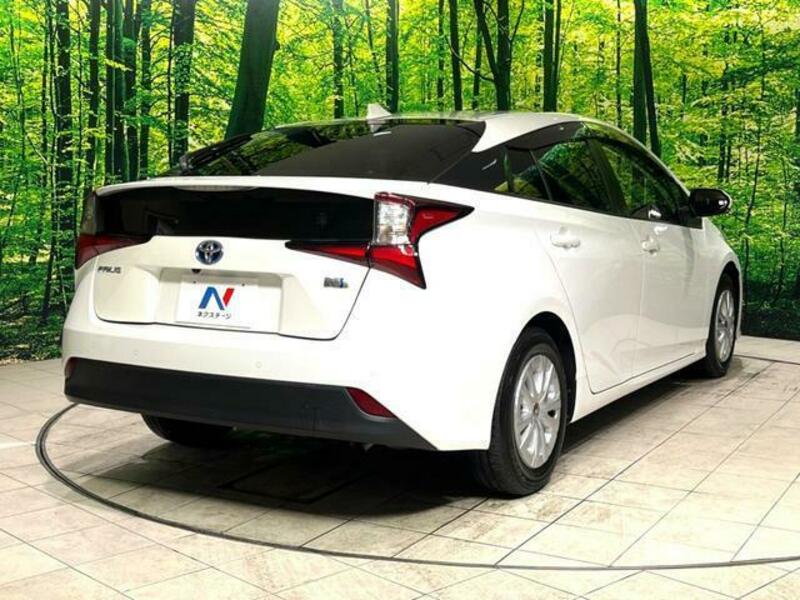 PRIUS-16
