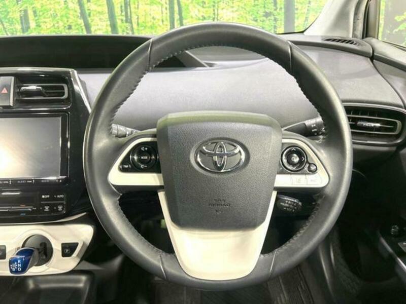 PRIUS-11