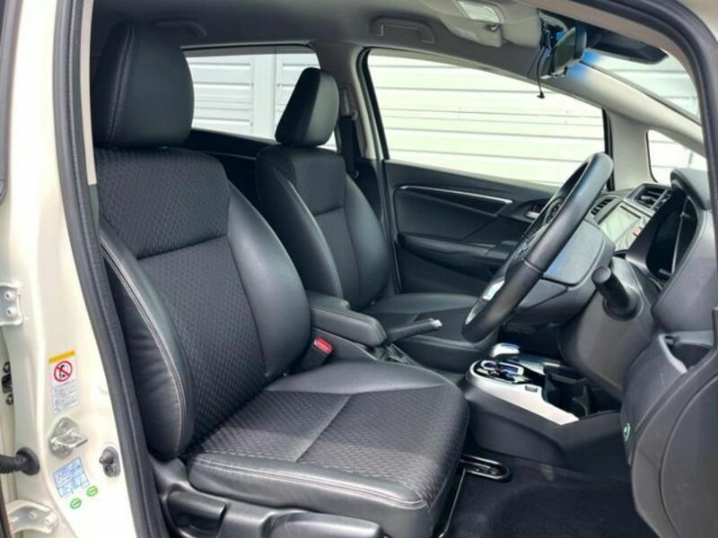 FIT HYBRID-7