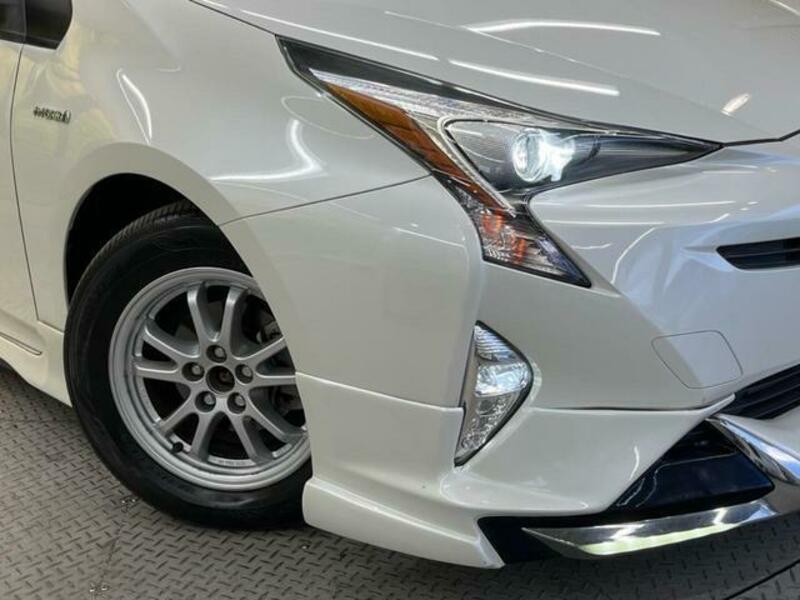 PRIUS-11