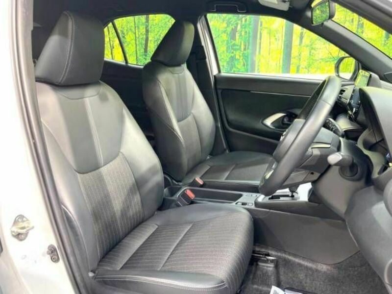 YARIS CROSS