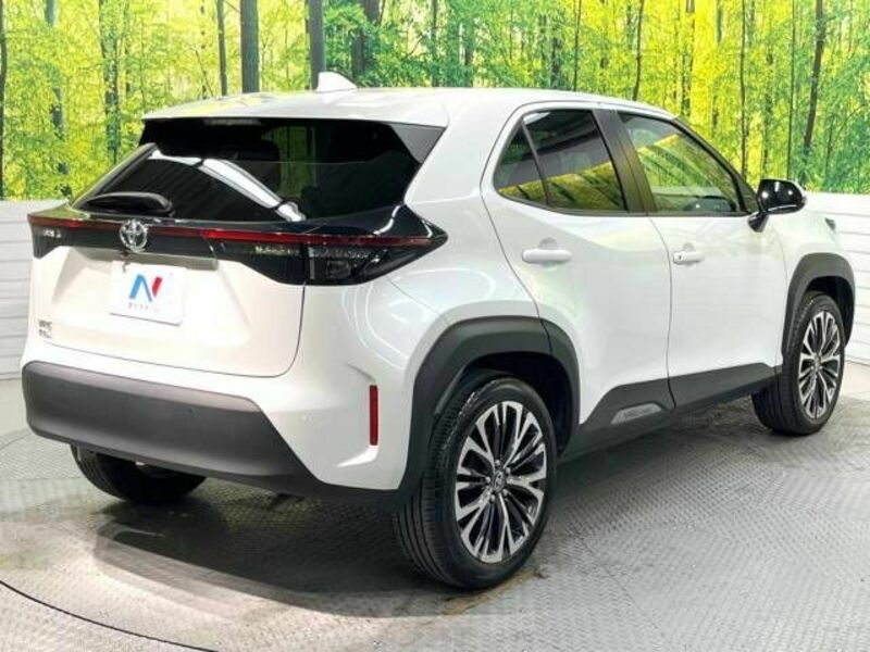 YARIS CROSS