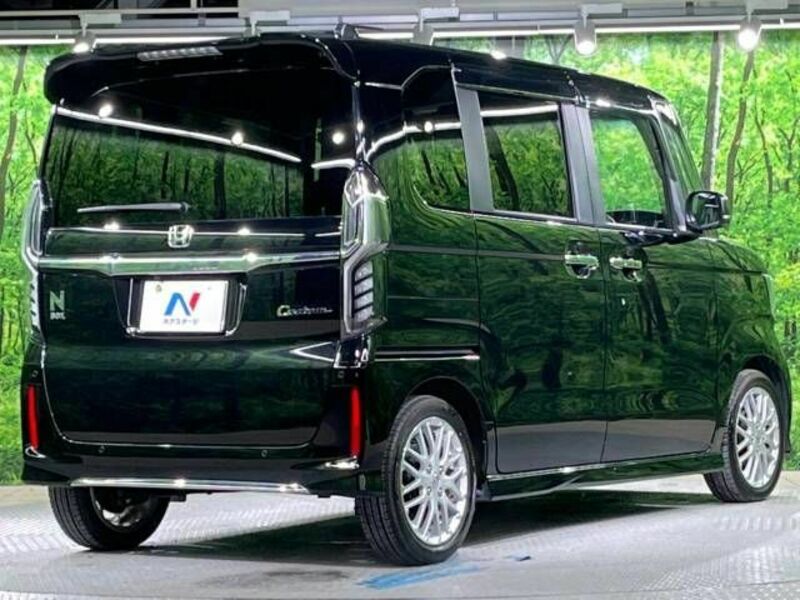 N BOX CUSTOM