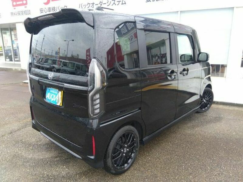 N BOX CUSTOM