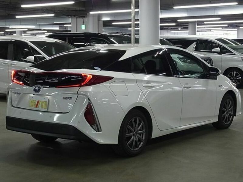 PRIUS PHV