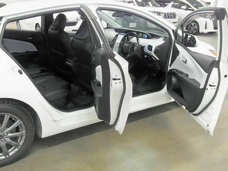 PRIUS PHV