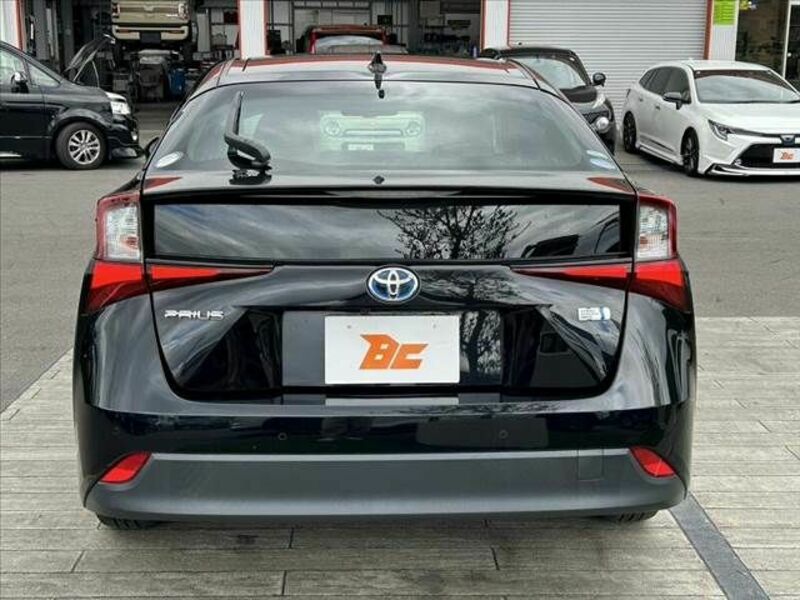 PRIUS-11