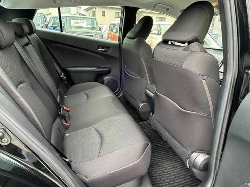 PRIUS-17