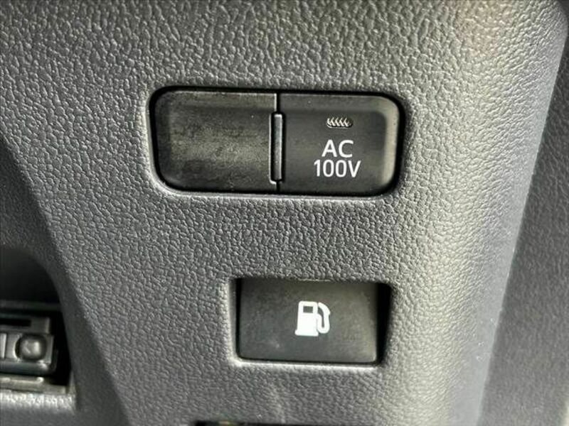 PRIUS-25