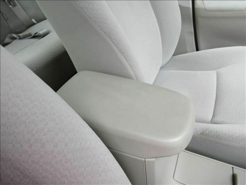 COROLLA AXIO