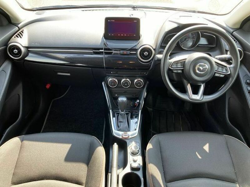 MAZDA2