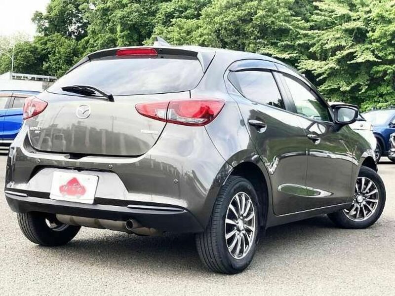 MAZDA2