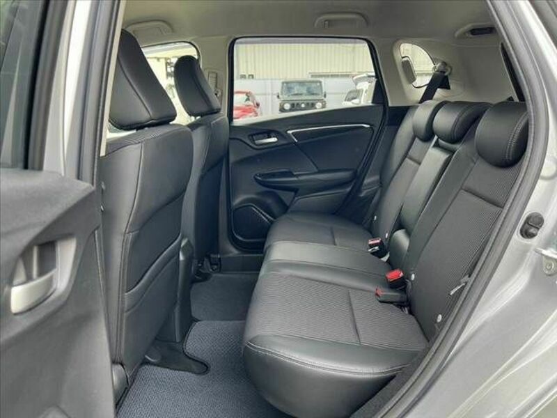 FIT HYBRID-18