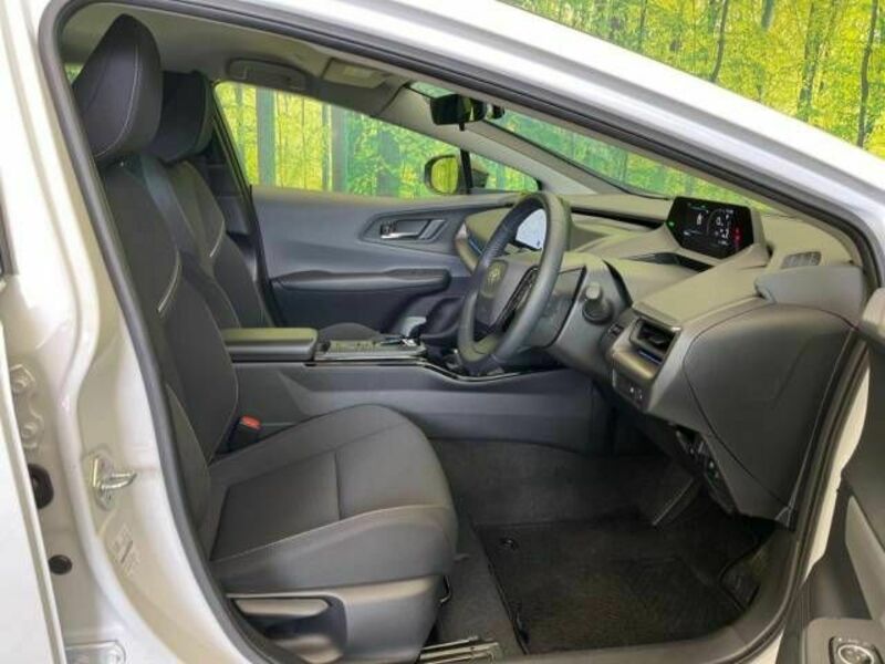 PRIUS-8