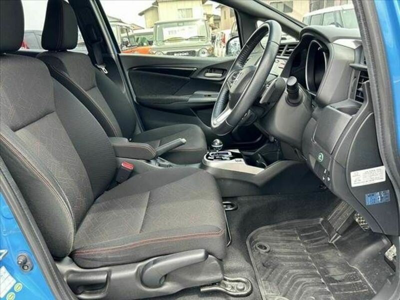 FIT HYBRID-15