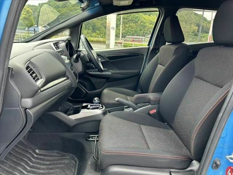 FIT HYBRID-16