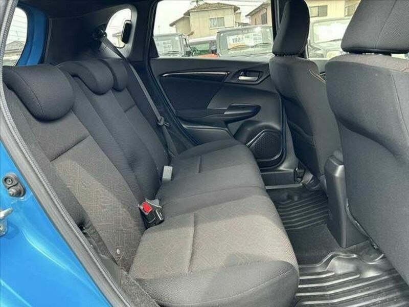 FIT HYBRID-18