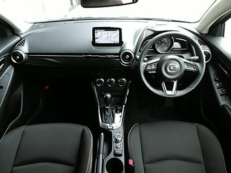 MAZDA2