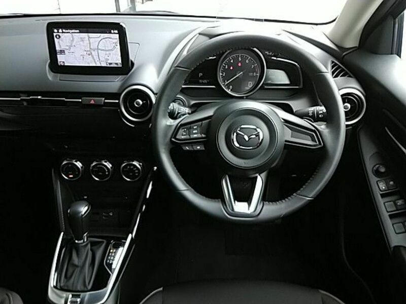 MAZDA2