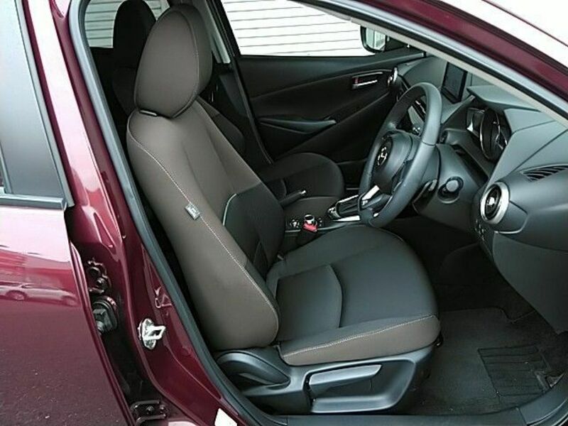 MAZDA2