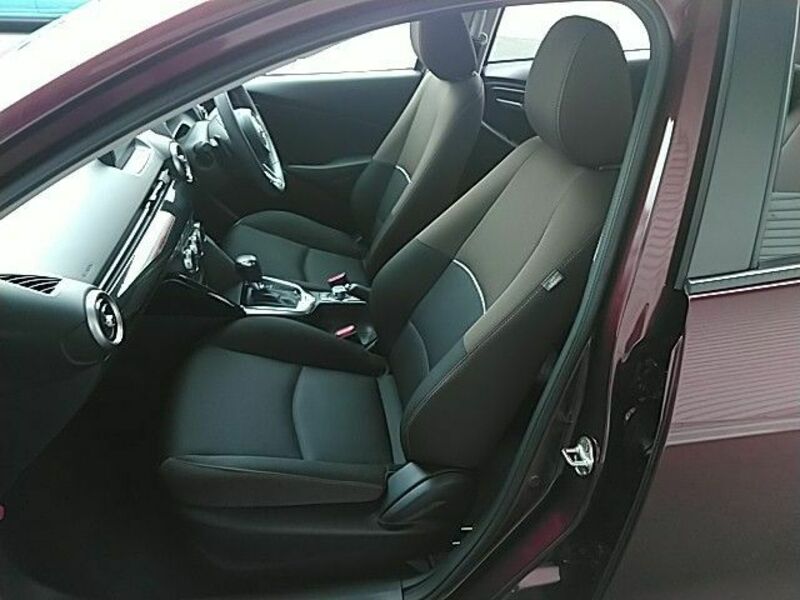 MAZDA2