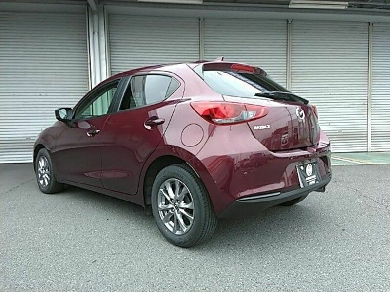 MAZDA2