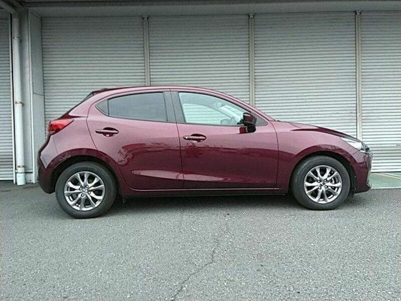 MAZDA2