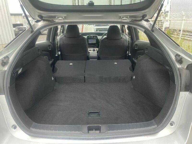 PRIUS-11