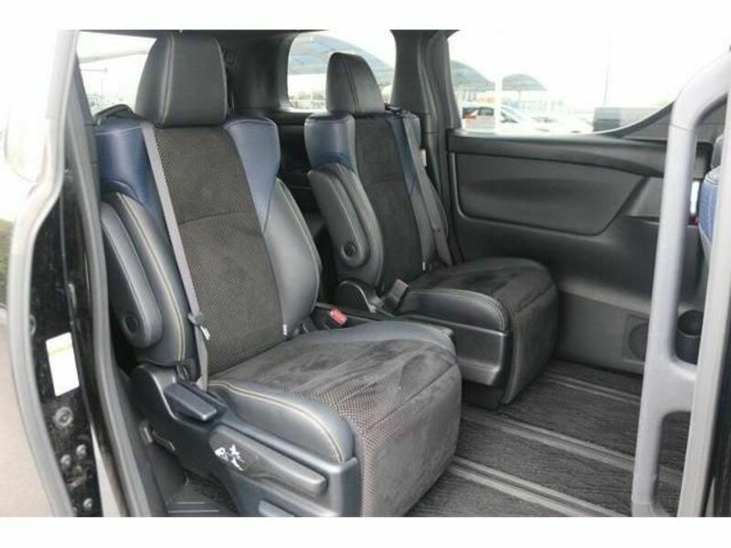 VELLFIRE-14