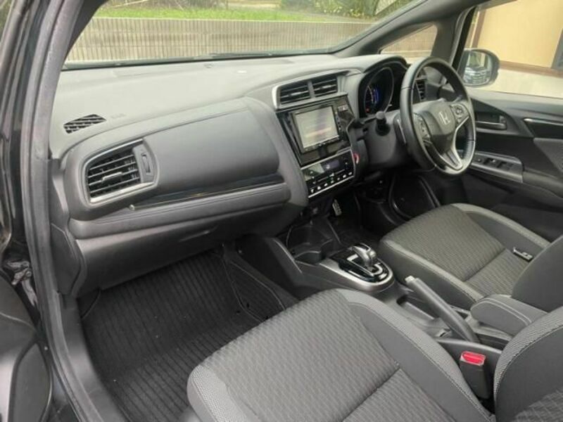 FIT HYBRID-8