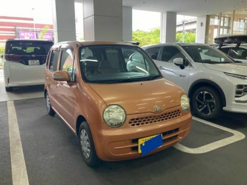 DAIHATSU MOVE LATTE