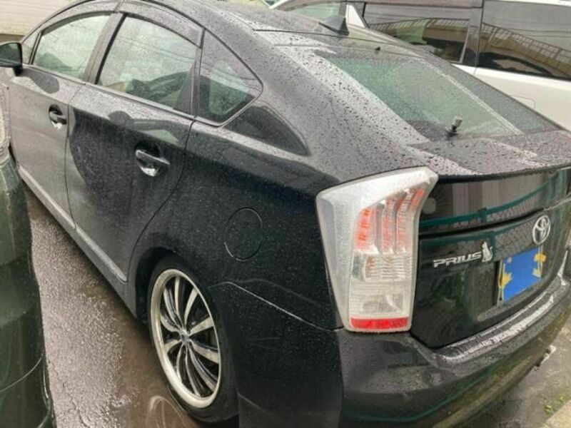 PRIUS-4