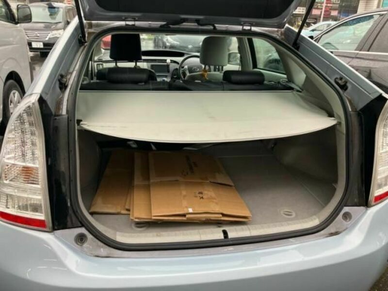 PRIUS-11