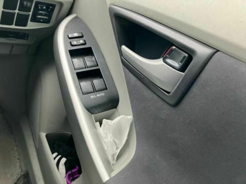 PRIUS-16