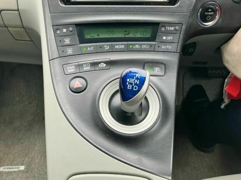 PRIUS-18