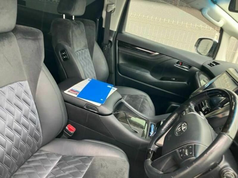 VELLFIRE-11