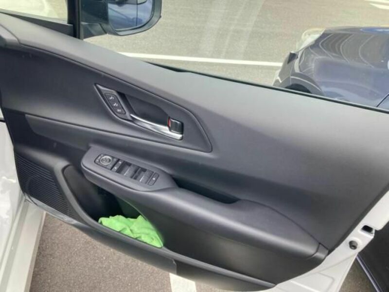 PRIUS-8