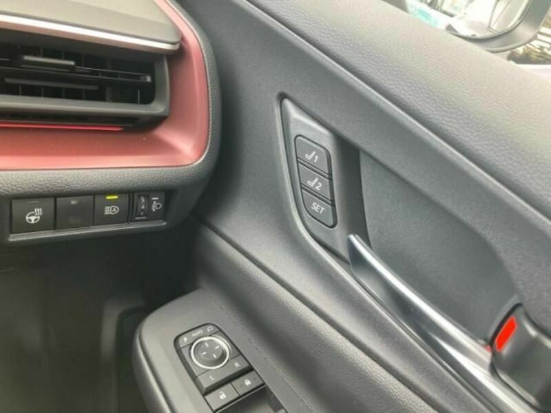 PRIUS-23